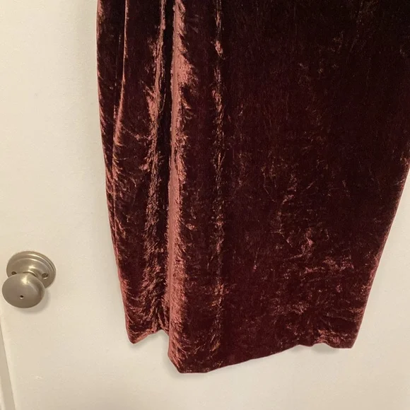 Dress Elegant Merlot Velvet Dress - Picture 3 of 10